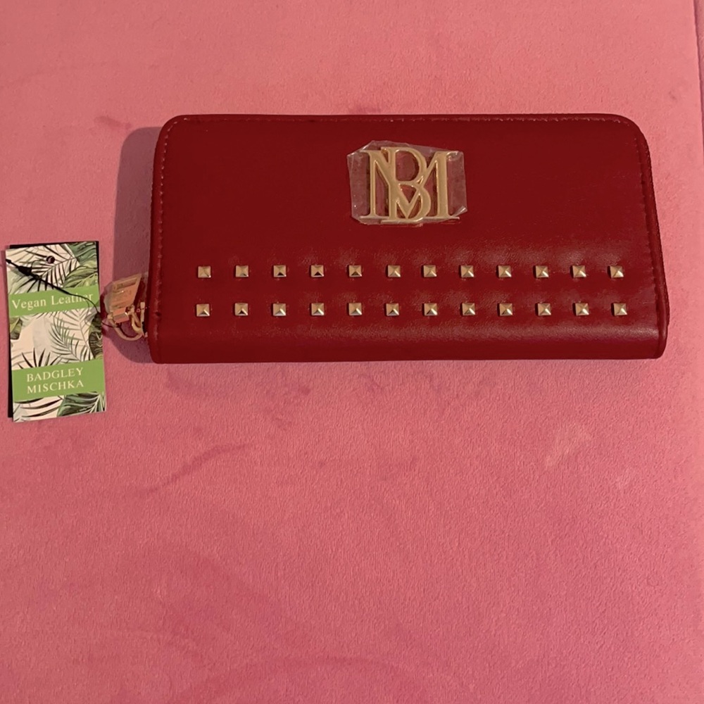 BADGLEY MISCHKA Purse With Small Gold Studs.  New with tags. Excell Condition.